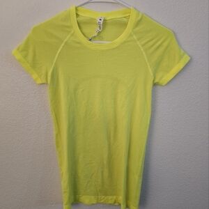 Lululemon Swiftly Tech Short Sleeve 2.0 Size 4 Electric Lemon